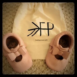 Freshly picked, blush, bow moccasins
